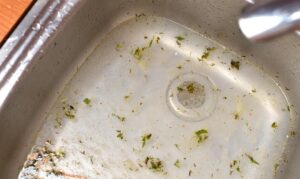 اب سینک ظرفشویی تخلیه نمی شود